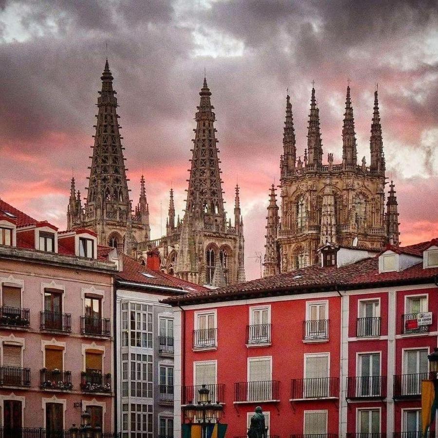 Atuaire Home Vivienda En Perfecta Ubicacion Al Lado De La Catedral De Burgo Eksteriør bilde