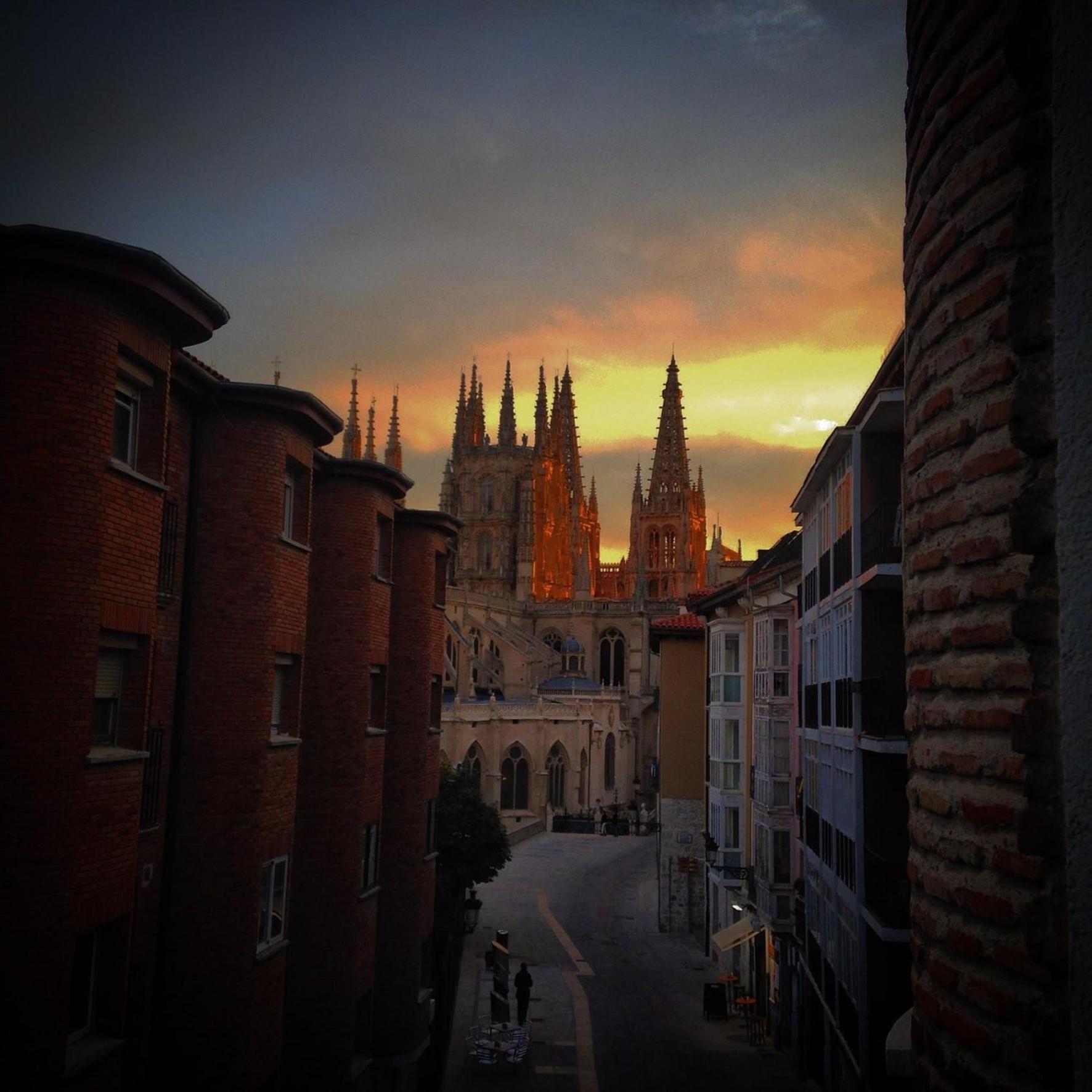 Atuaire Home Vivienda En Perfecta Ubicacion Al Lado De La Catedral De Burgo Eksteriør bilde